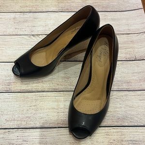 dexflex comfort peep toe wedges